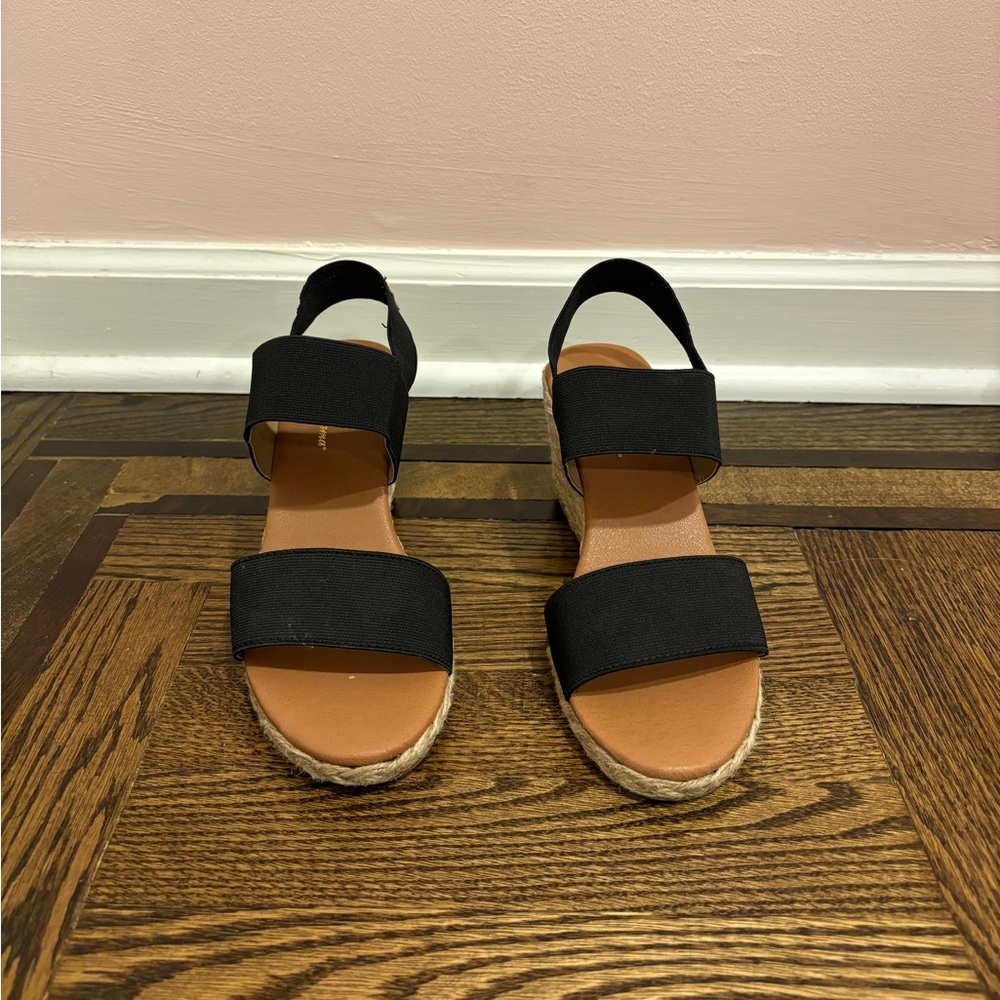 Black Wedged Sandals